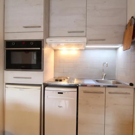 3p 6 Pers, Cuisine Renovee, Balcon Sud, Proche Pistes Et Commerces, Parking, Casier A Skis - Fr-1-572-204 Apartment *